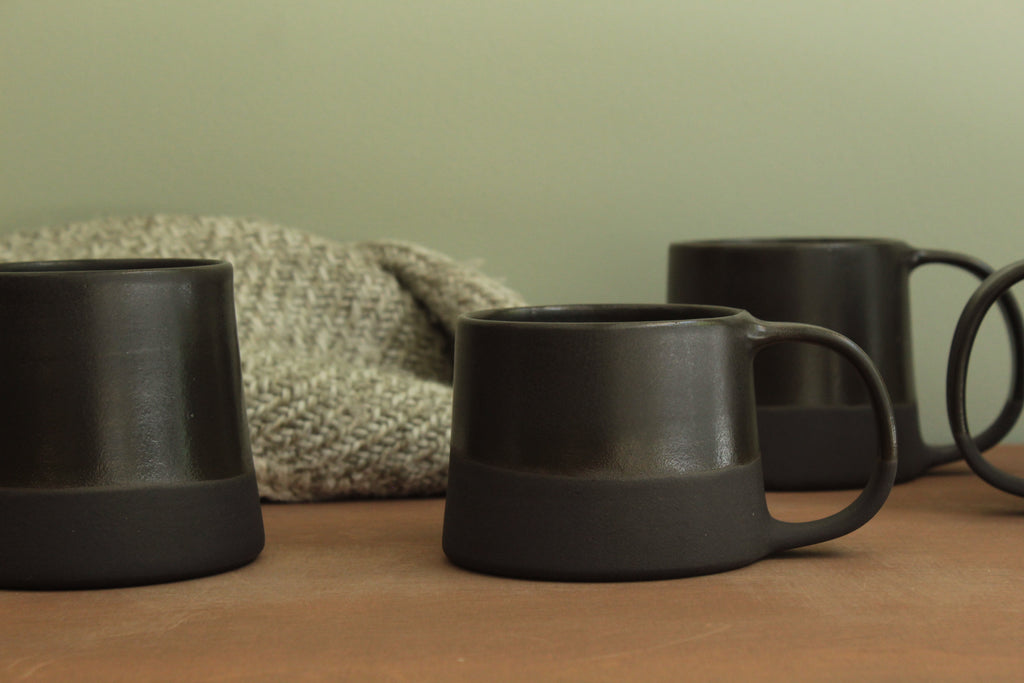 300/400ml Black on black mug
