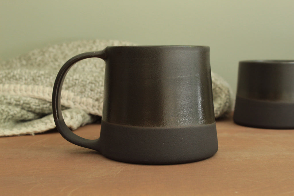 300/400ml Black on black mug