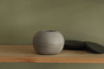 Load image into Gallery viewer, Small ball vase
