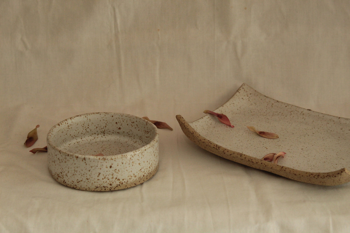 Set of serving platter and bowl